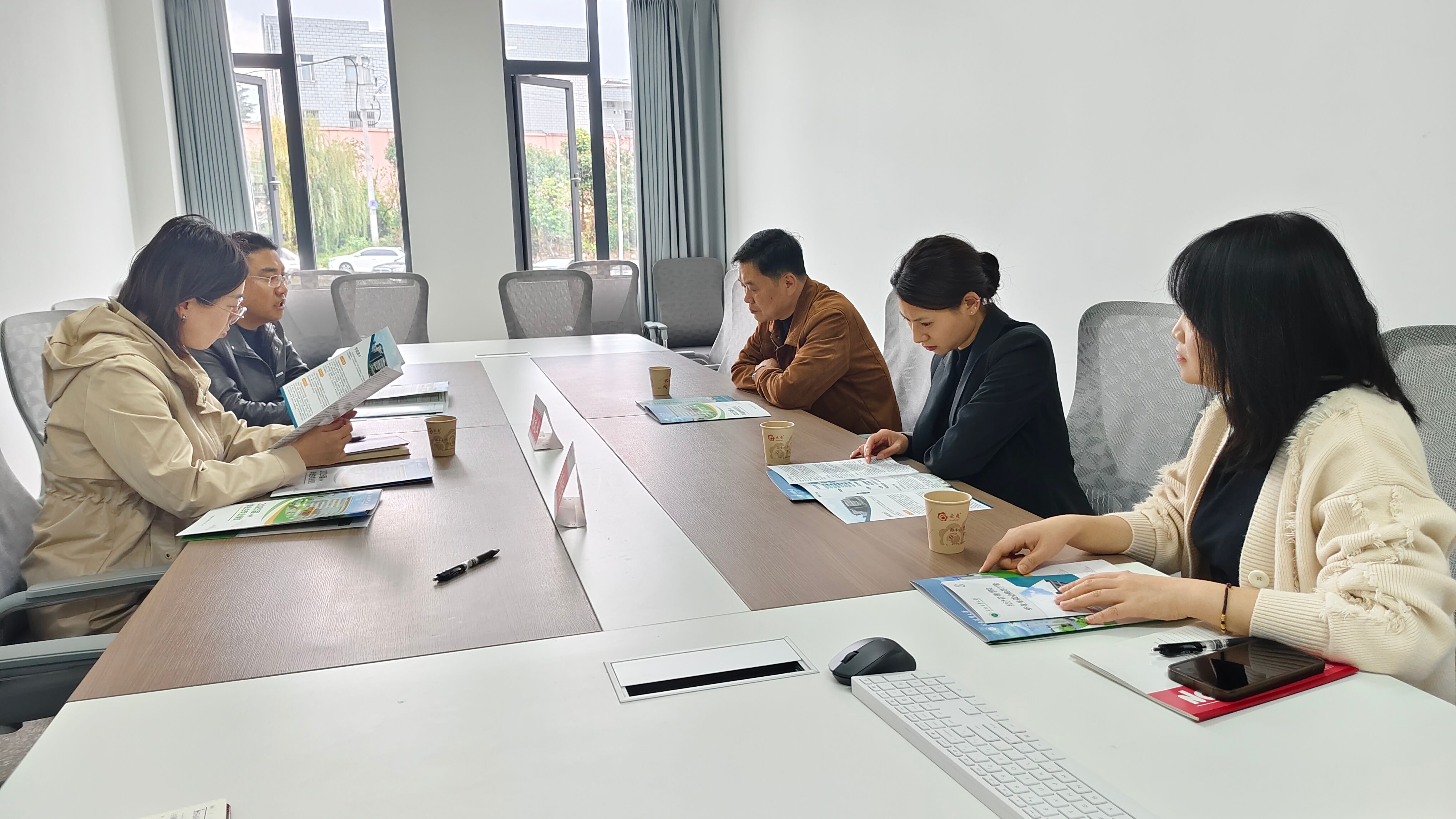 赌博网站
开展访企拓岗促就业活动